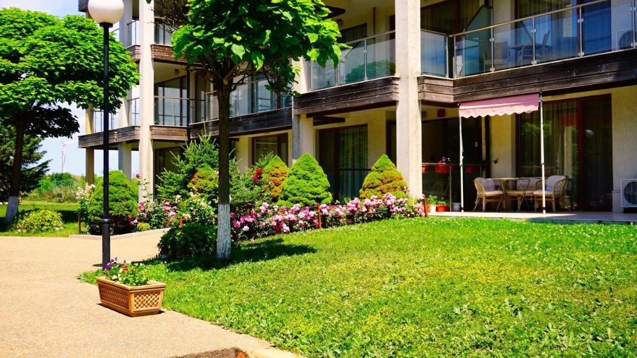 Морски Апартаменти Джулай Морнинг - July Morning Sea View Apartments Kavarna Buitenkant foto