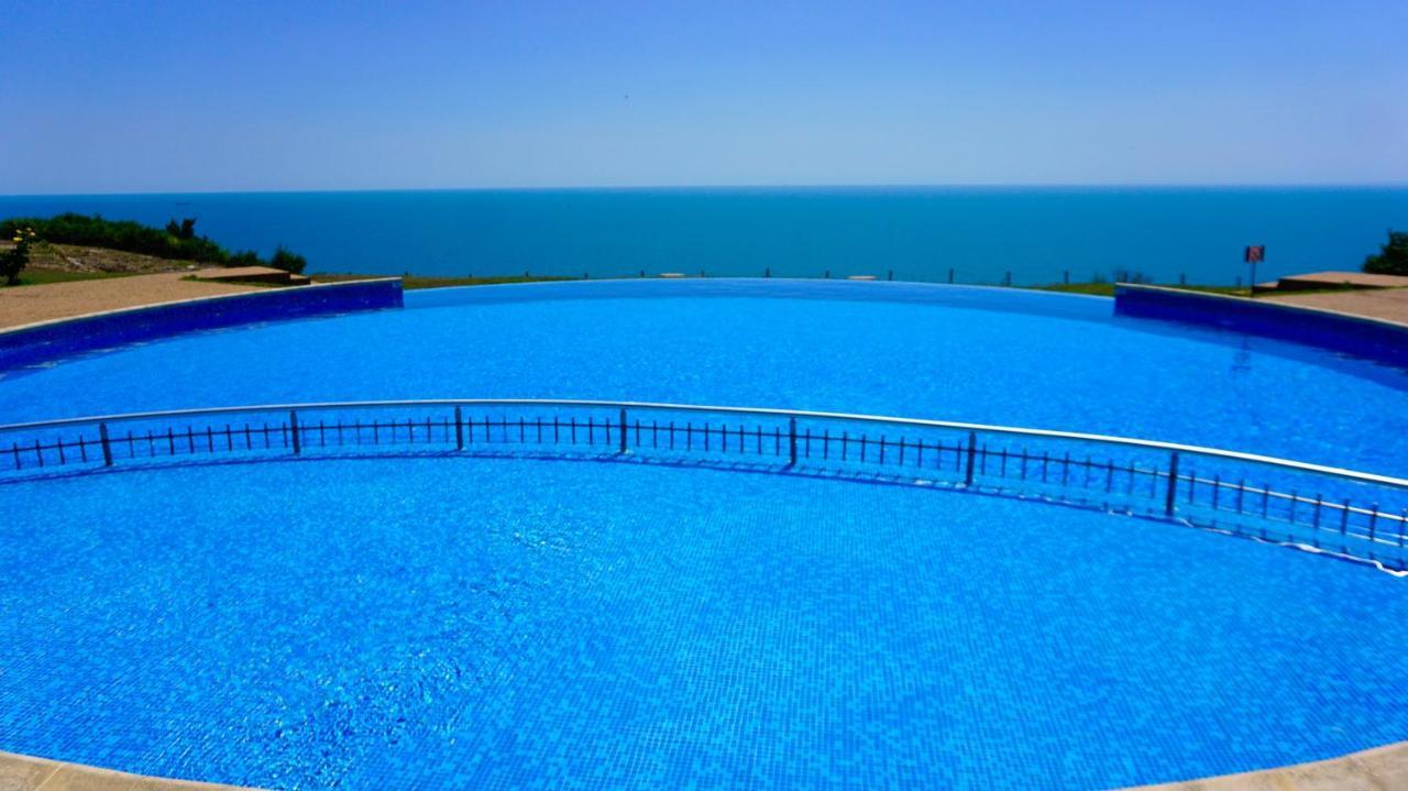 Морски Апартаменти Джулай Морнинг - July Morning Sea View Apartments Kavarna Buitenkant foto