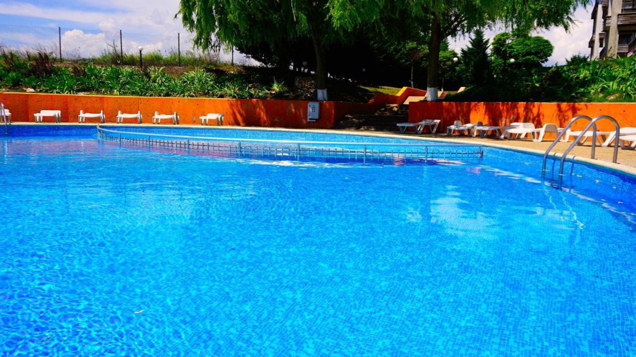 Морски Апартаменти Джулай Морнинг - July Morning Sea View Apartments Kavarna Buitenkant foto