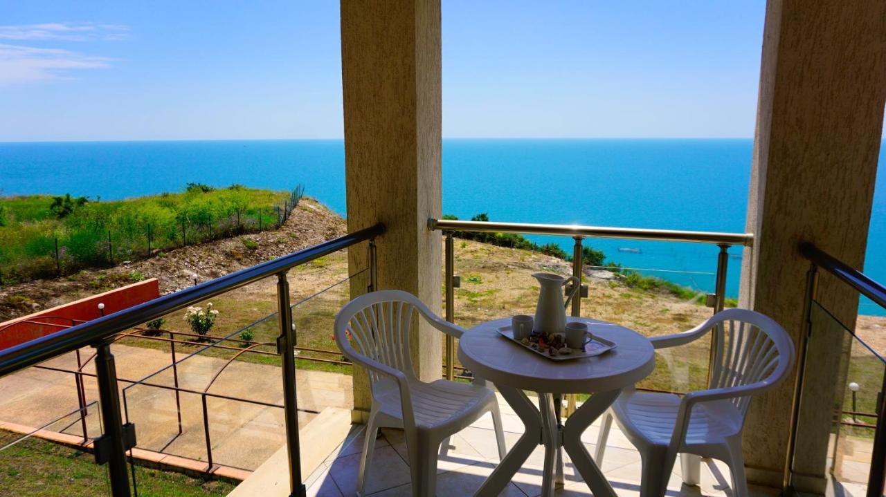 Морски Апартаменти Джулай Морнинг - July Morning Sea View Apartments Kavarna Buitenkant foto