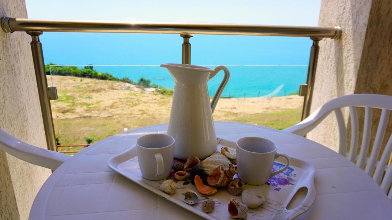 Морски Апартаменти Джулай Морнинг - July Morning Sea View Apartments Kavarna Buitenkant foto