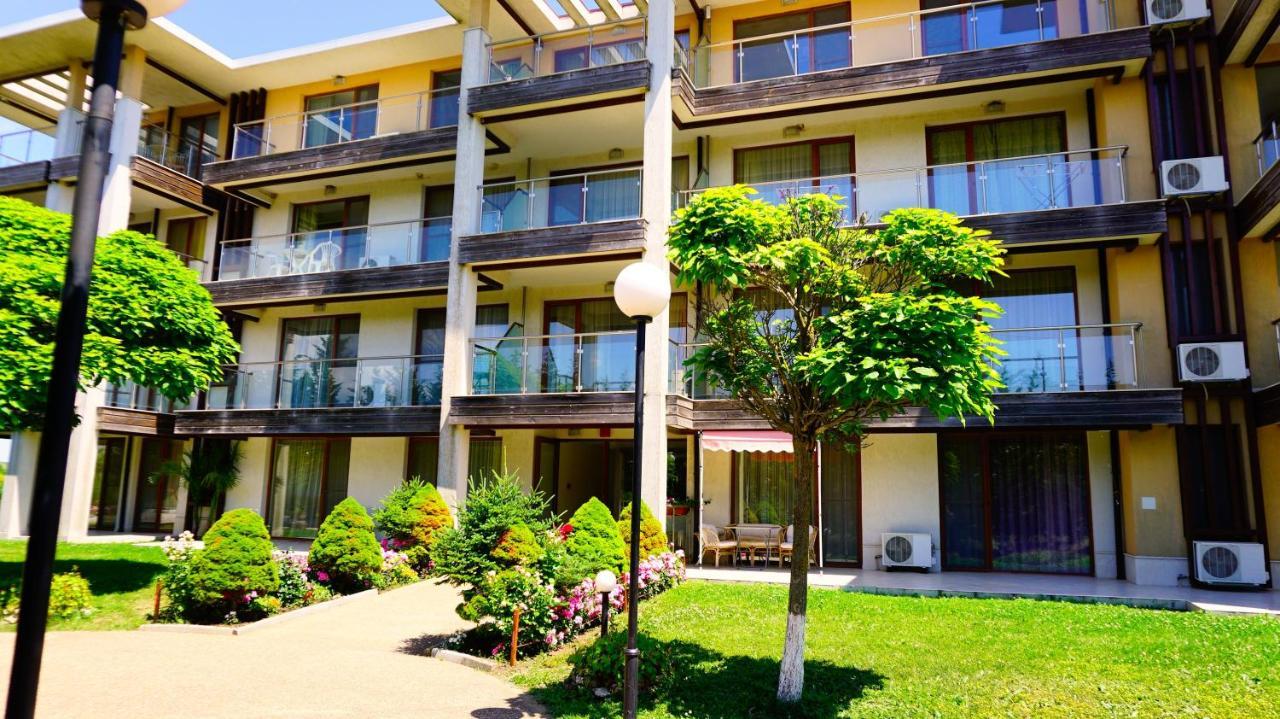 Морски Апартаменти Джулай Морнинг - July Morning Sea View Apartments Kavarna Buitenkant foto
