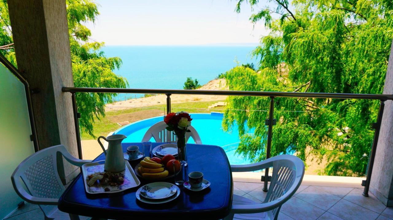Морски Апартаменти Джулай Морнинг - July Morning Sea View Apartments Kavarna Buitenkant foto