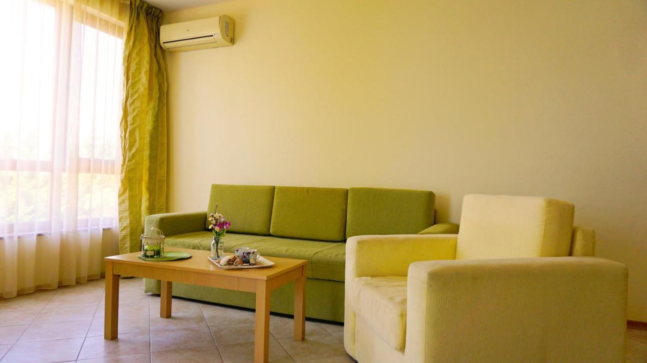 Морски Апартаменти Джулай Морнинг - July Morning Sea View Apartments Kavarna Buitenkant foto