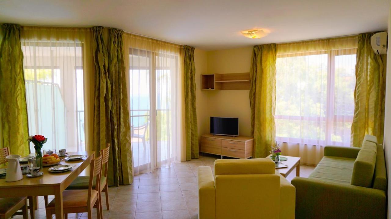 Морски Апартаменти Джулай Морнинг - July Morning Sea View Apartments Kavarna Buitenkant foto
