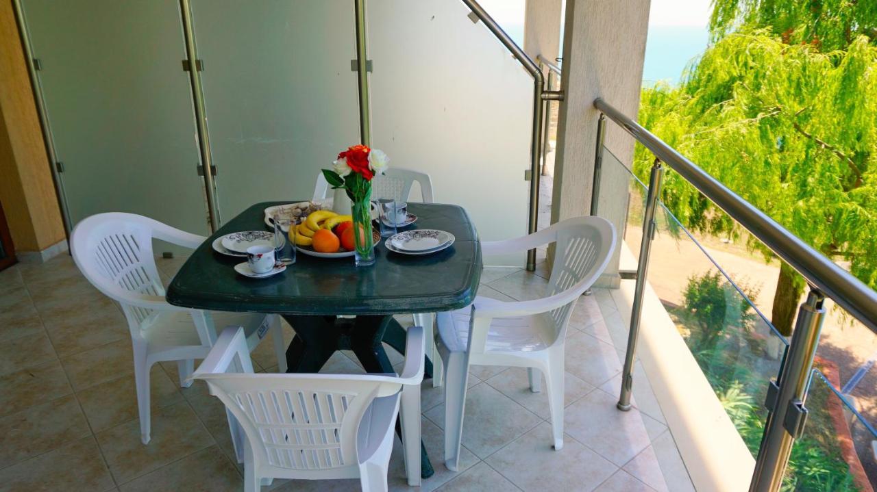 Морски Апартаменти Джулай Морнинг - July Morning Sea View Apartments Kavarna Buitenkant foto