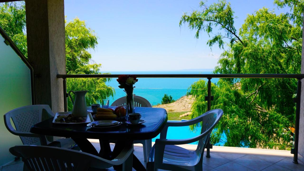 Морски Апартаменти Джулай Морнинг - July Morning Sea View Apartments Kavarna Buitenkant foto