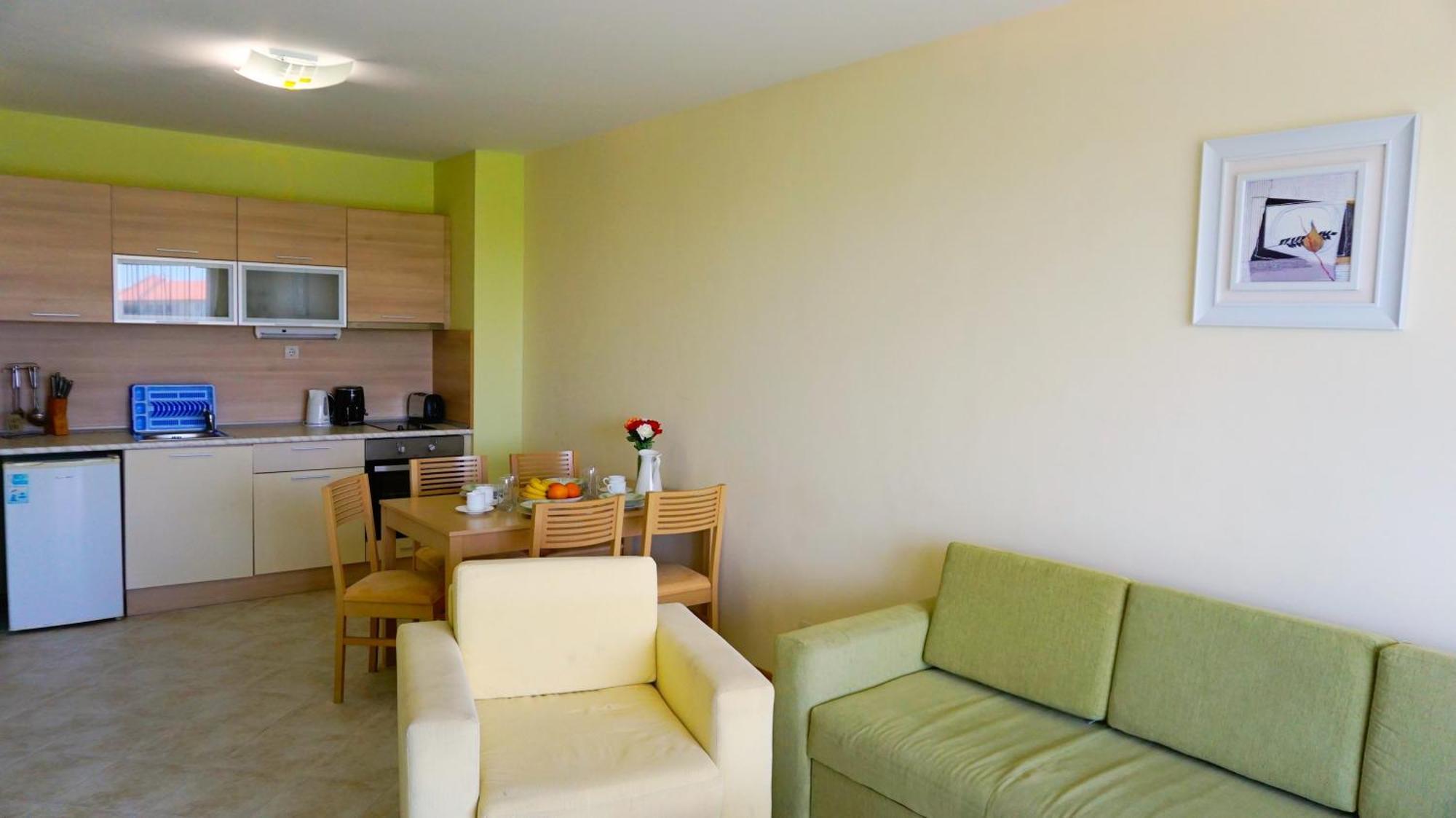 Морски Апартаменти Джулай Морнинг - July Morning Sea View Apartments Kavarna Kamer foto