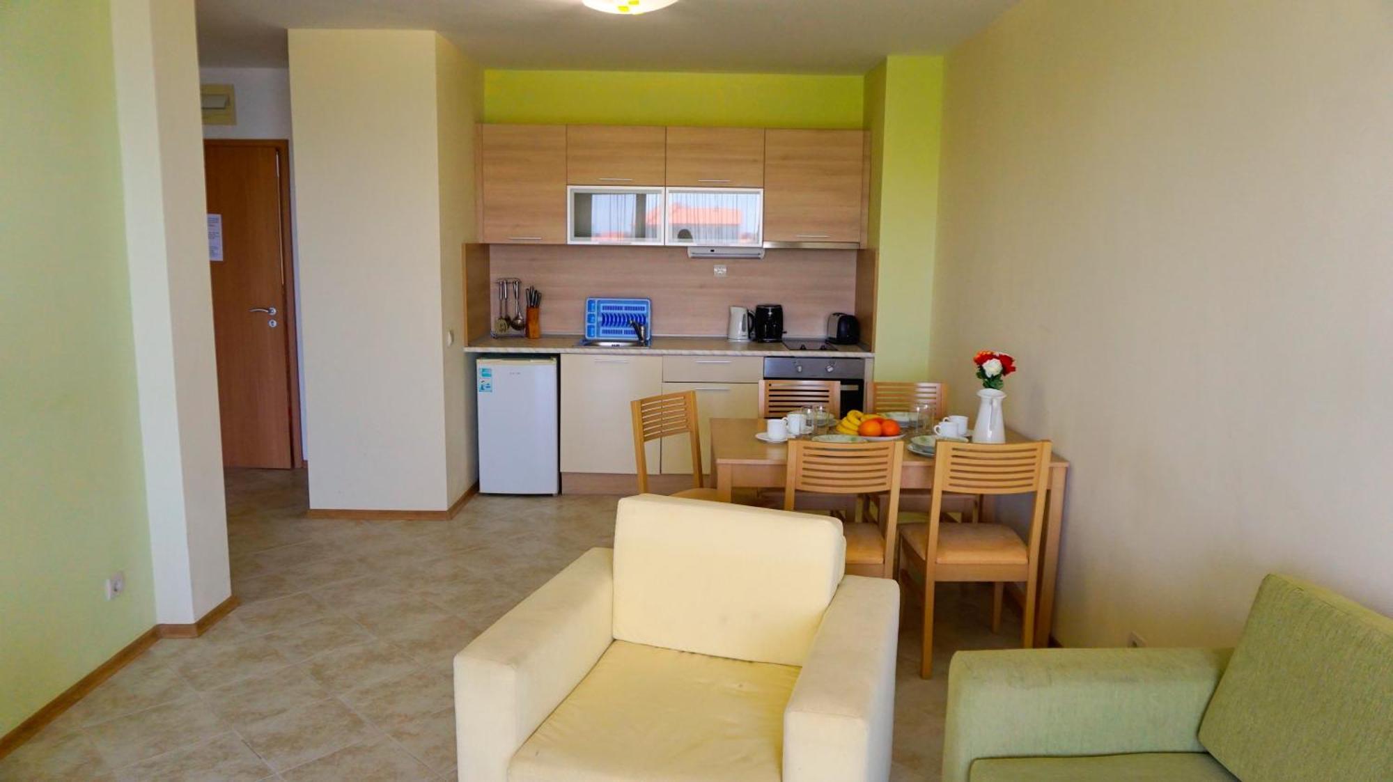 Морски Апартаменти Джулай Морнинг - July Morning Sea View Apartments Kavarna Kamer foto