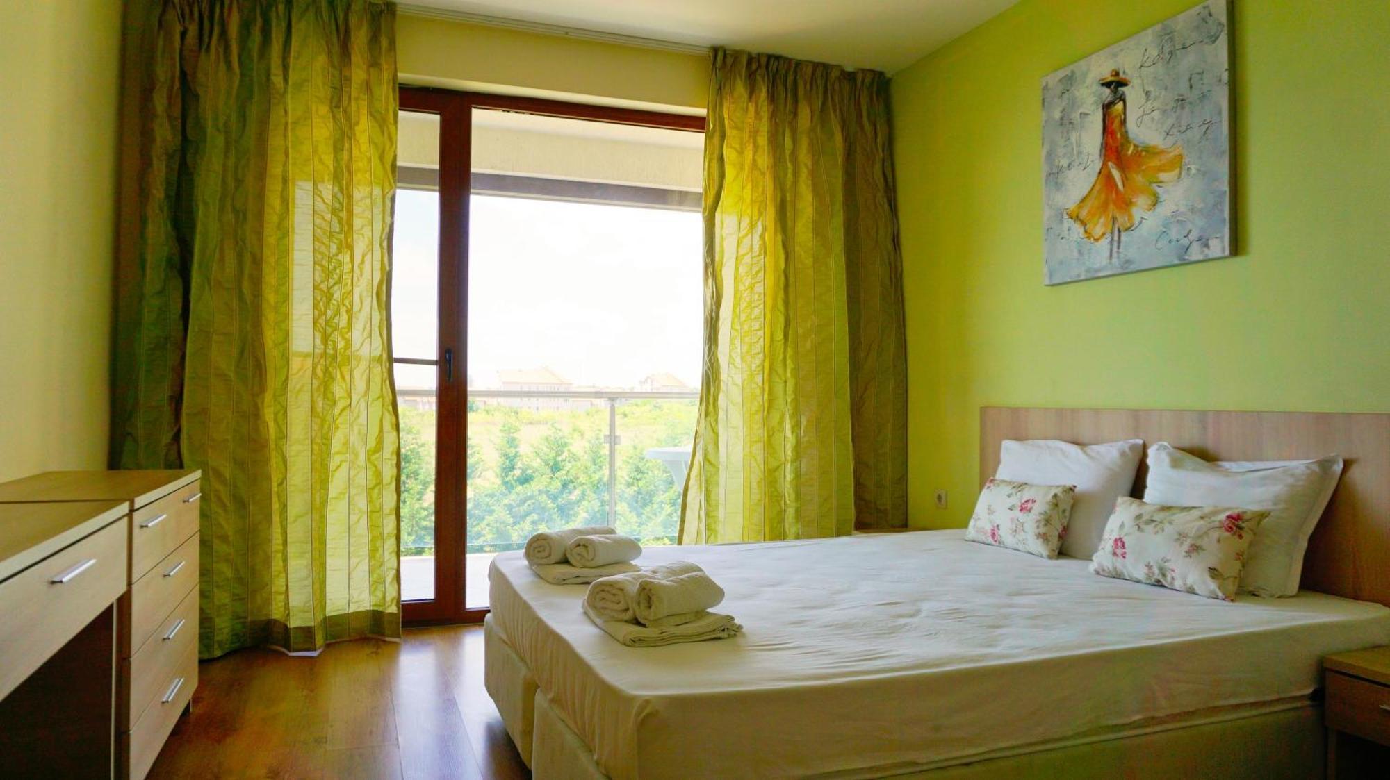 Морски Апартаменти Джулай Морнинг - July Morning Sea View Apartments Kavarna Kamer foto